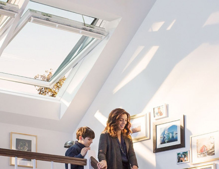 Окно с дистанционным управлением VELUX Integra GGL 3070 и GGU 0070