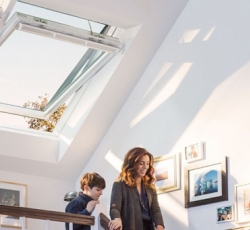 Окно с дистанционным управлением VELUX Integra GGL 3070 и GGU 0070