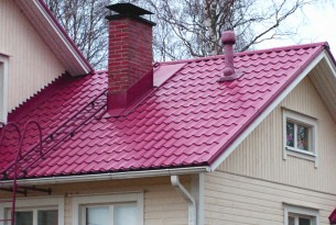 Яку металочерепицю вибрати: матову або глянцеву