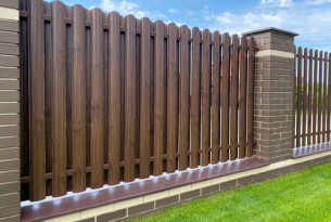 Як обрати металоштахетник: порівняння моделей «Трапеція», «Профіль» і «Дуга»